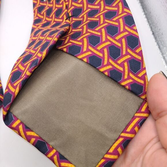 Perry Ellis Portfolio 100% Silk Tie - Picture 3 of 5